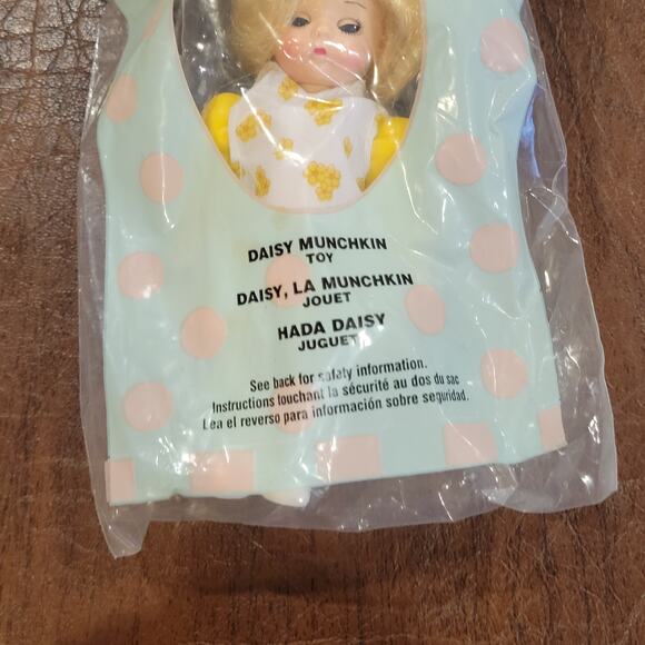 Madame Alexander Daisy Munchkin Doll #1 Wizard Of Oz Mcdonalds Happy Meal Toy - Picture 2 of 6